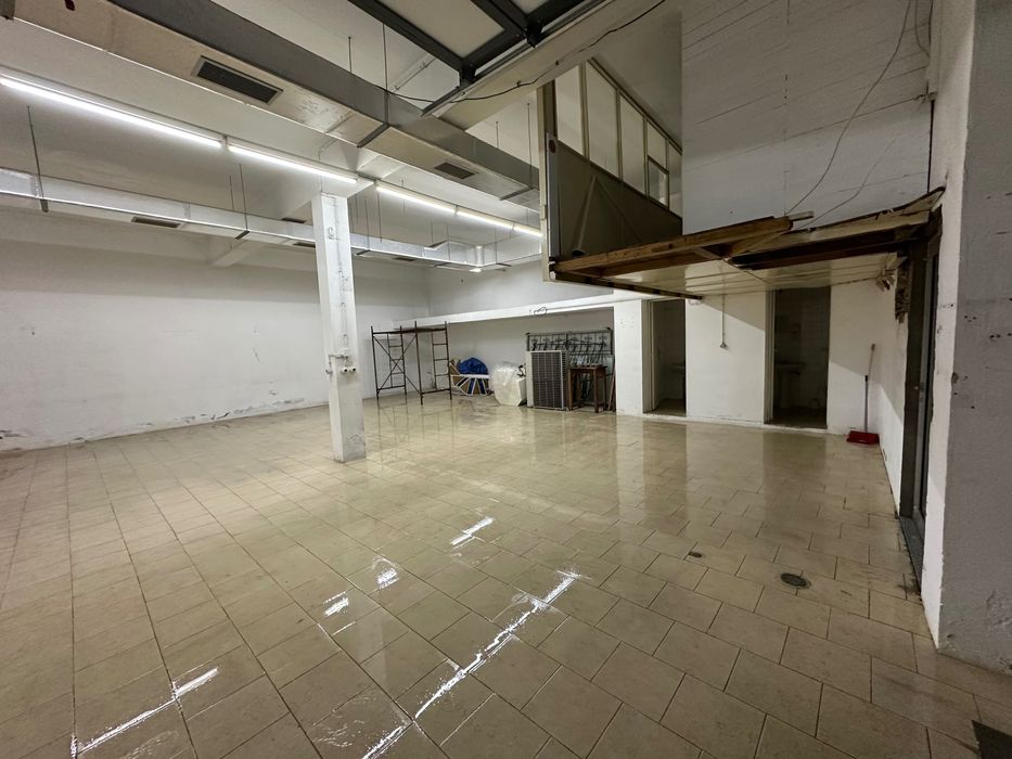 Armazém com 150 metros quadrados