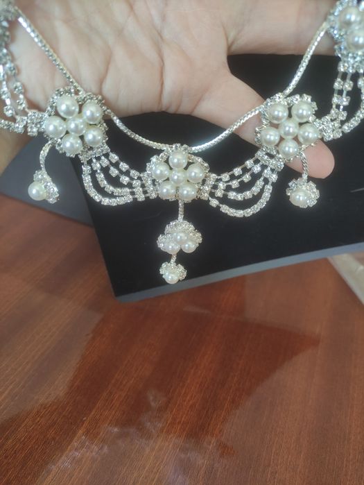 Conjunto Pérolas Brilhantes Prateado Colar Brincos