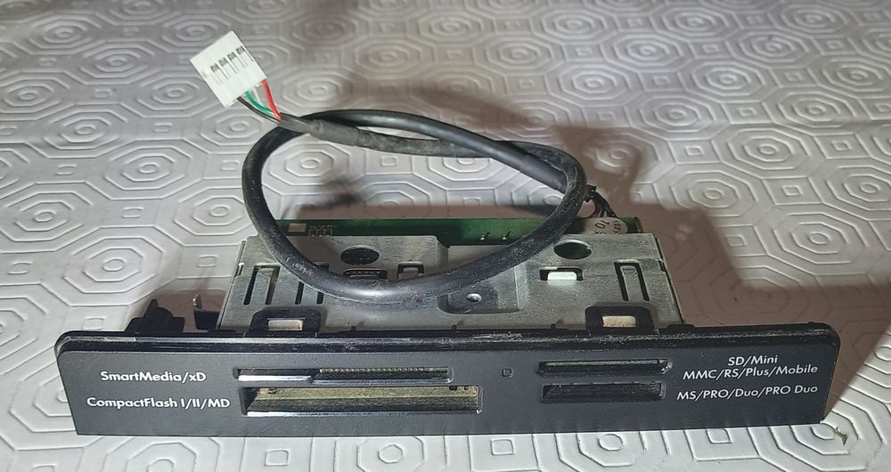 Drive DVD-RW e Leitor de Cartões de Memória para Desktop