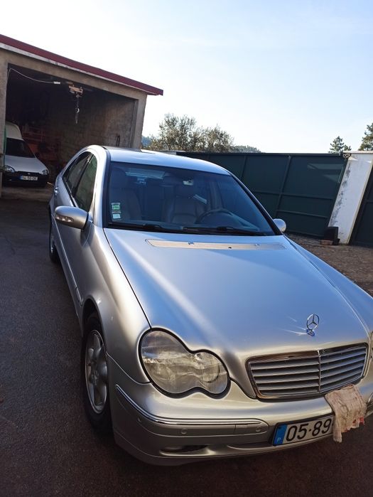 Vendo Mercedes C.220 CDI — photo 3