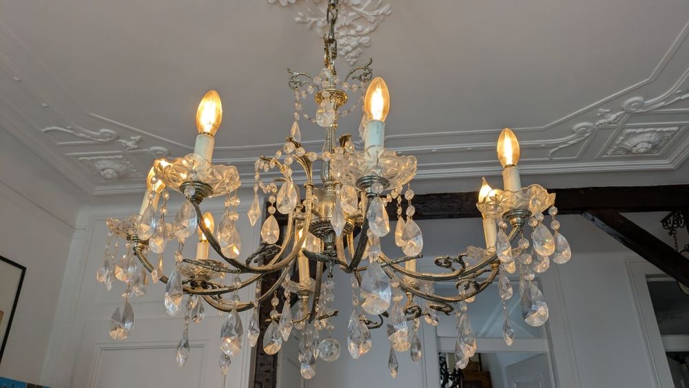 Lustre Clássico de 8 Braços em latão banhado a prata e Cristal Lapidado (Funcional)