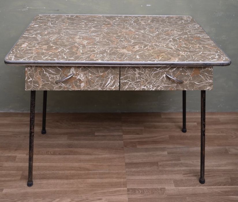 Mesa de cozinha antiga