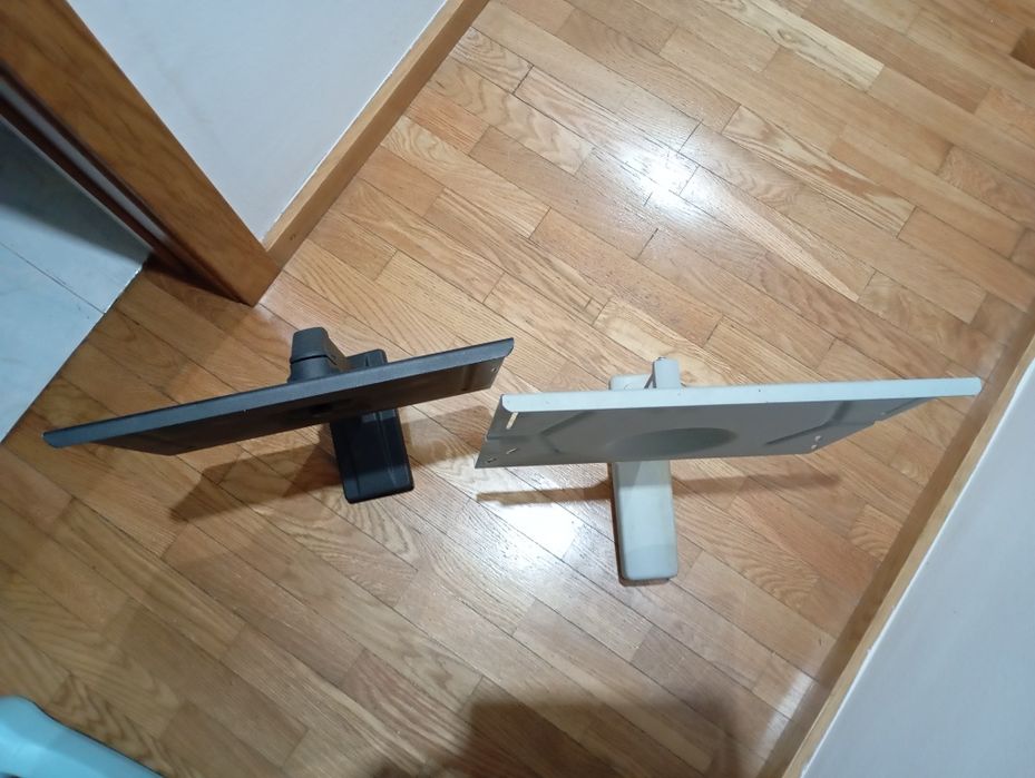 Suportes de TV os dois 6 euros