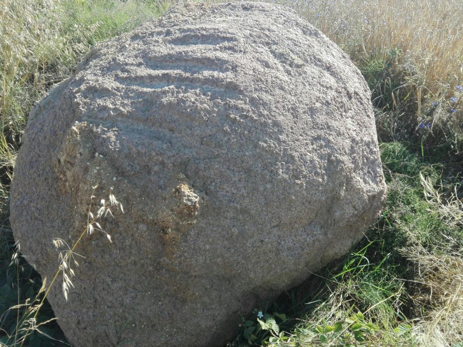 Głaz,kamień, granit czerwony