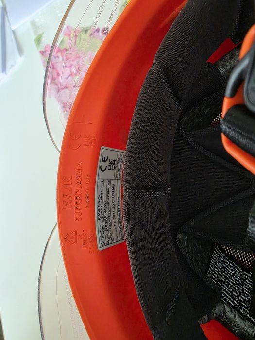 Kask Superplasma AQ  z wyposażeniem
