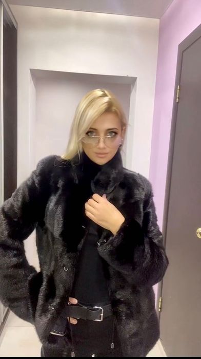 Норкова шубка чорна