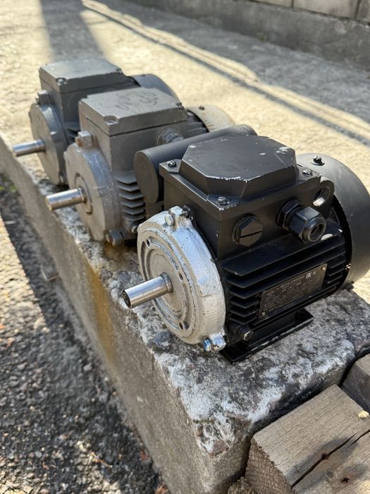 Электродвигатель 0,75кВт / 3000 об . НОВЫЙ .