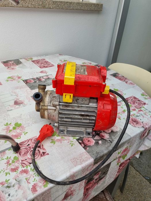 Enchedor de garrafas e eletrobomba