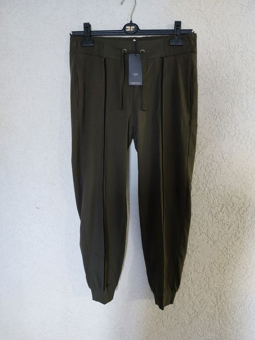 Фірмові штани,джогери Piazza Italia p.М-L.