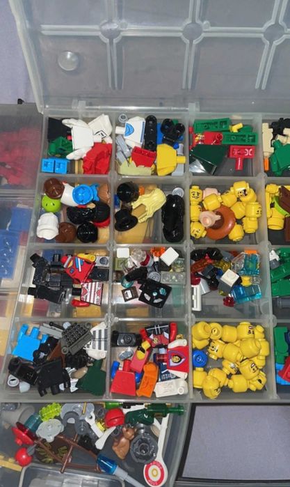 Lote LEGO ~10kg - Minifiguras Star Wars, Marvel, Ninjago + Peças Soltas
