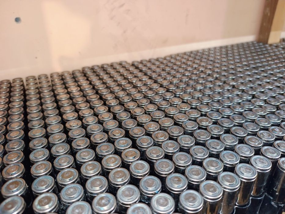 Акумулятори 3000mAh Tesla 18650 23рік панасонік + стальний