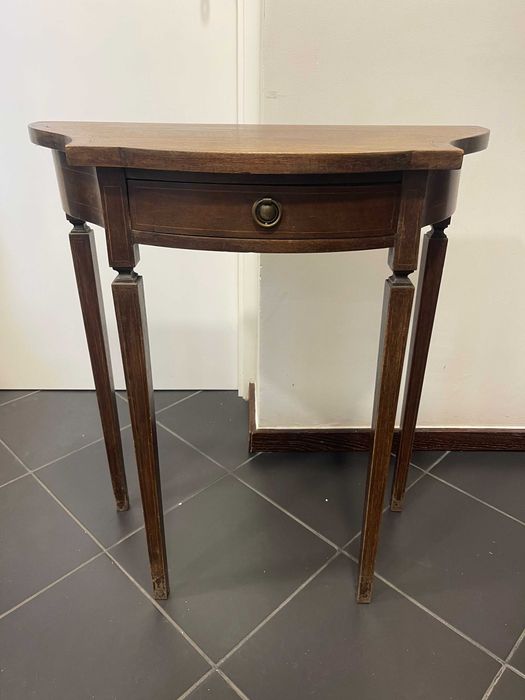 Mesa de apoio pequena vintage em ótimo estado