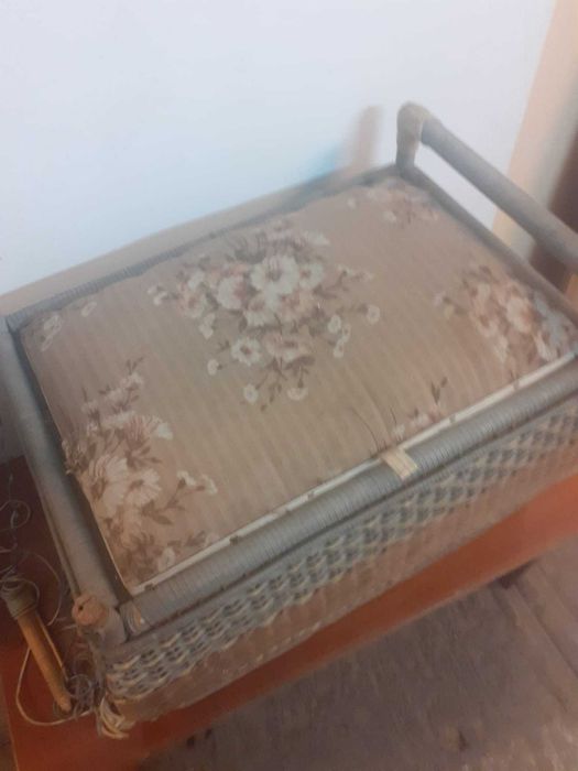 Sprzedam Starą pufę