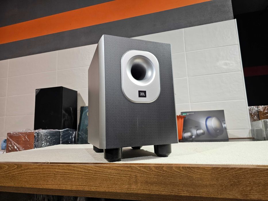 Активний Сабвуфер JBL SUB 200/230