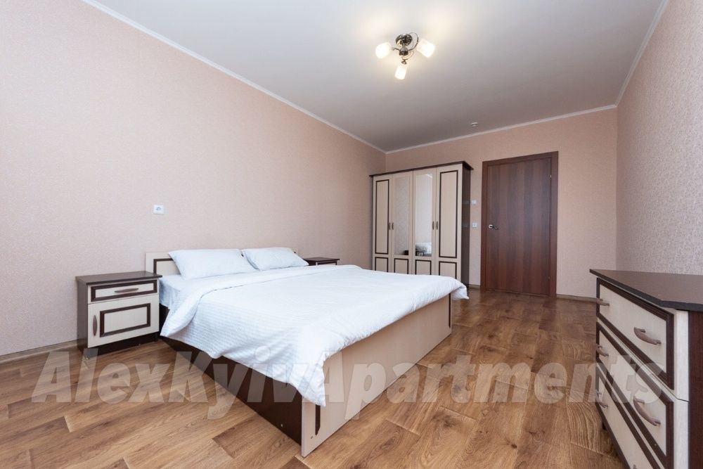 Подобово. 2х кімнатна,квартира на ВДНГ,Генератор!Метро Іподром,Теремки