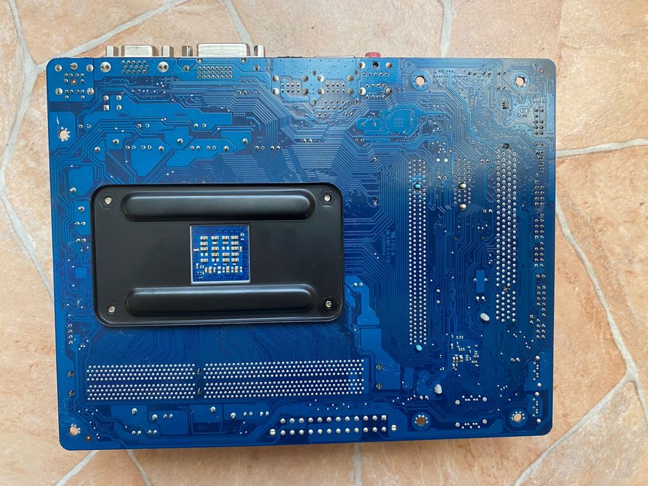 GA-A55M-DS2 материнська плата +процесор +оперативна память