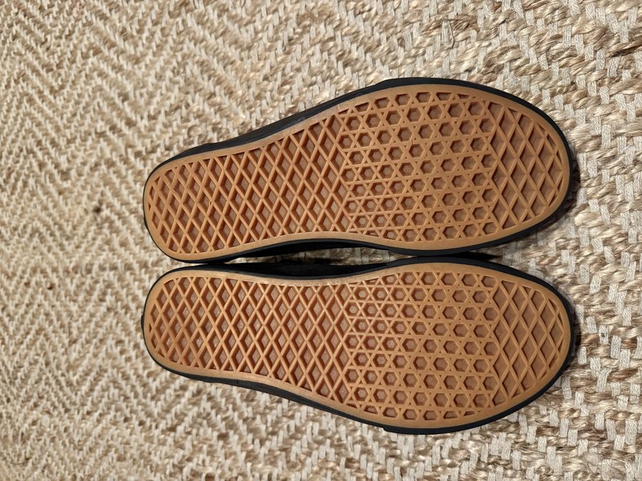 Tens Vans pretos