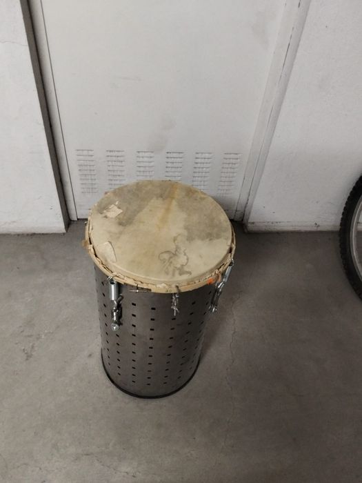 Vendo cavaquinho brasileiro,+um Tantan,+um pandeiro só 250€