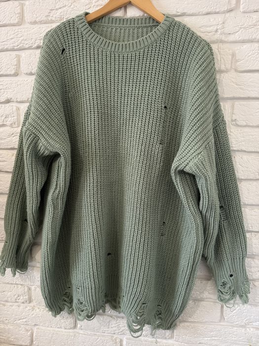 Крута кофта- рванка