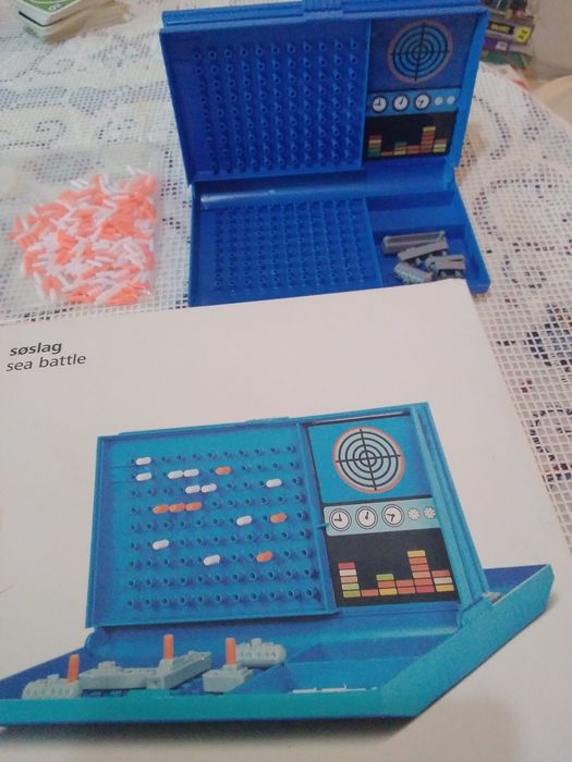 Jogo de mesa, batalha naval.