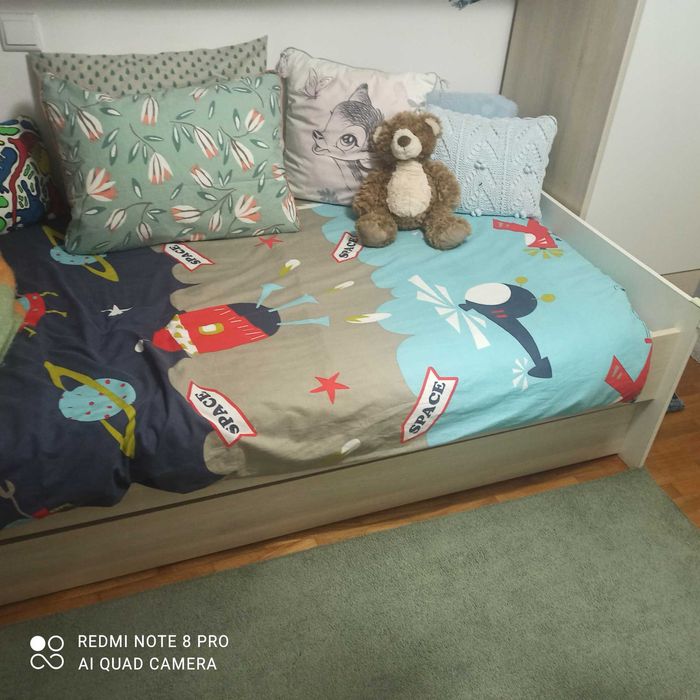 mobilia usada uma sala de jantar e um quarto de criança dos meus netos