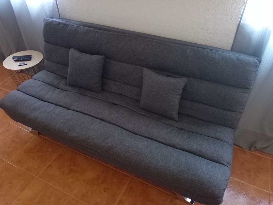 Sofá cama cinzento