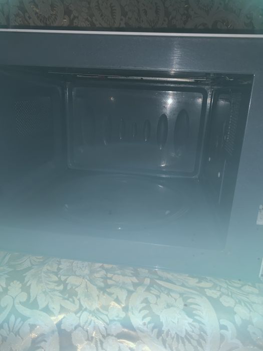 Продам микроволновую печь LG, модель MH-594A