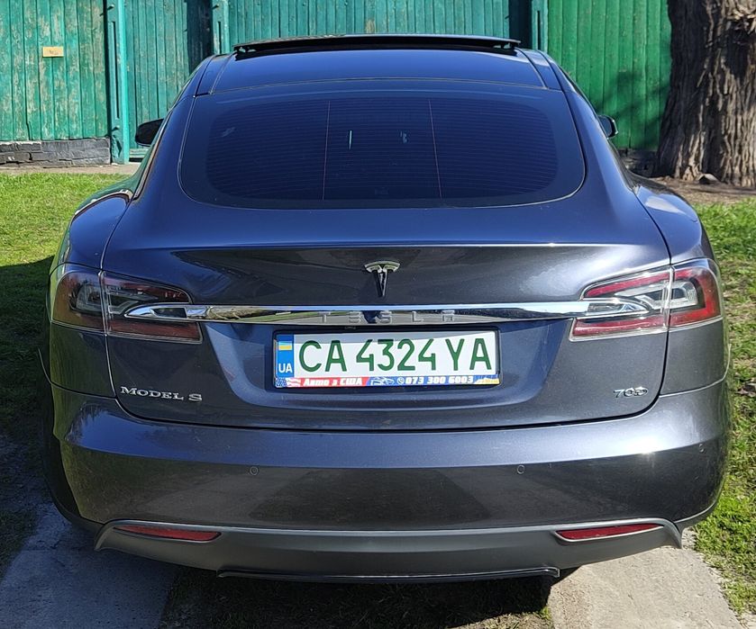 Tesla Model S 70D