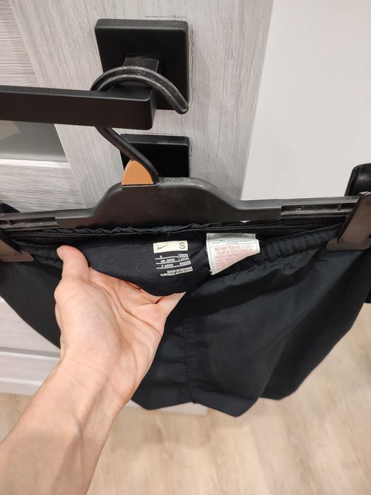 Spodnie letnie męskie nike s/m czarne krótkie