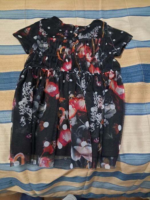 5€ Vestido de criança dos 12 aos 18 meses