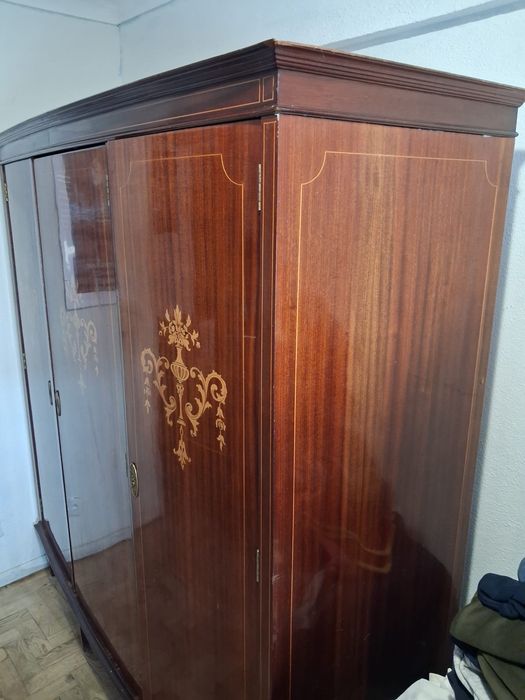 Roupeiro de 3 portas