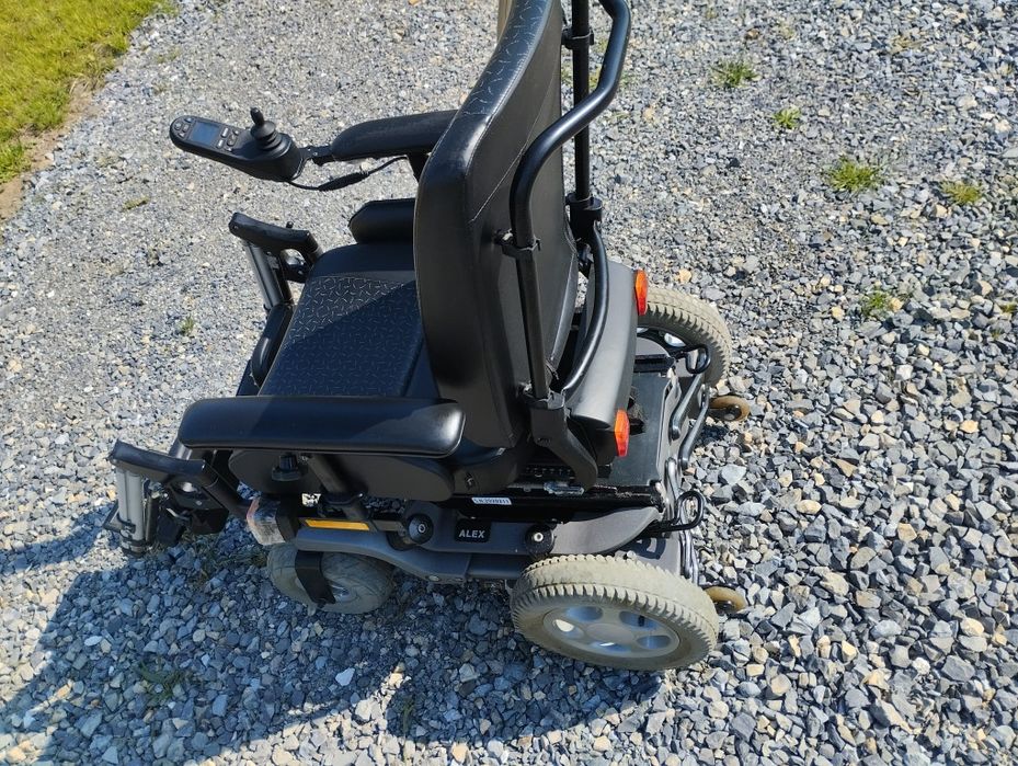 Wózek inwalidzki elektryczny pokojowo-miejski ALEX  HANDICARE