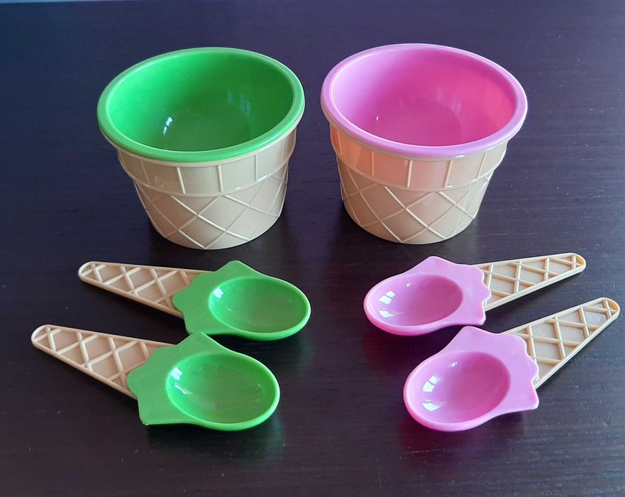 NOVO 2 Taças coloridas + 4 Colheres para Gelado
