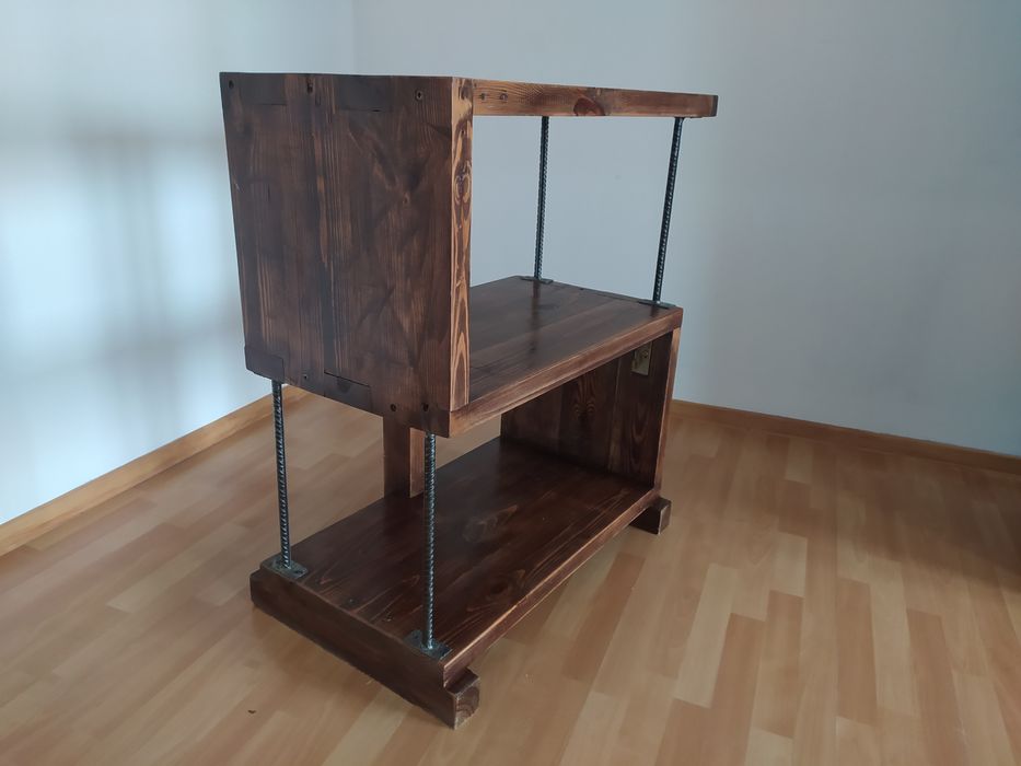 Regał drewniany solidny