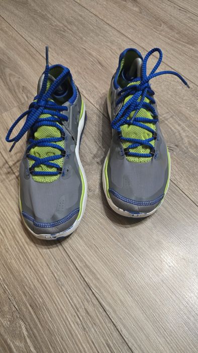 Продам кросівки Under Armor