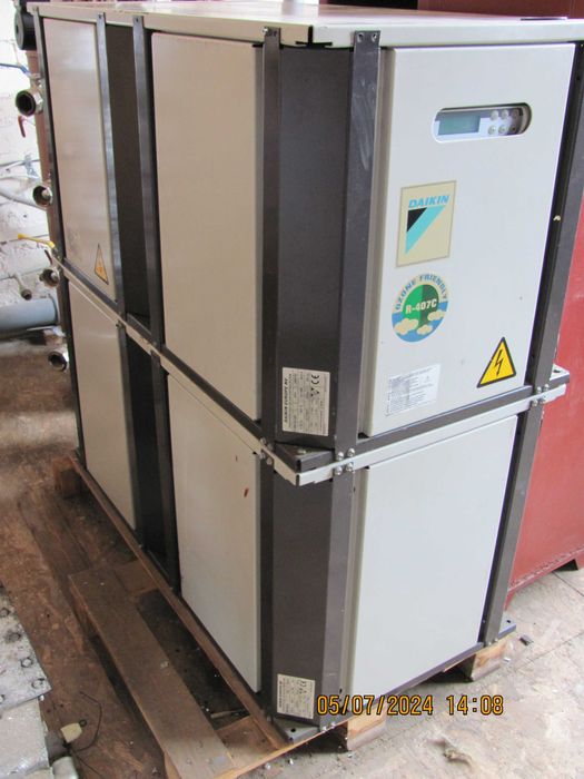 Тепловий насос.  Моноблочний чілер з водяним охолодженням Daikin.