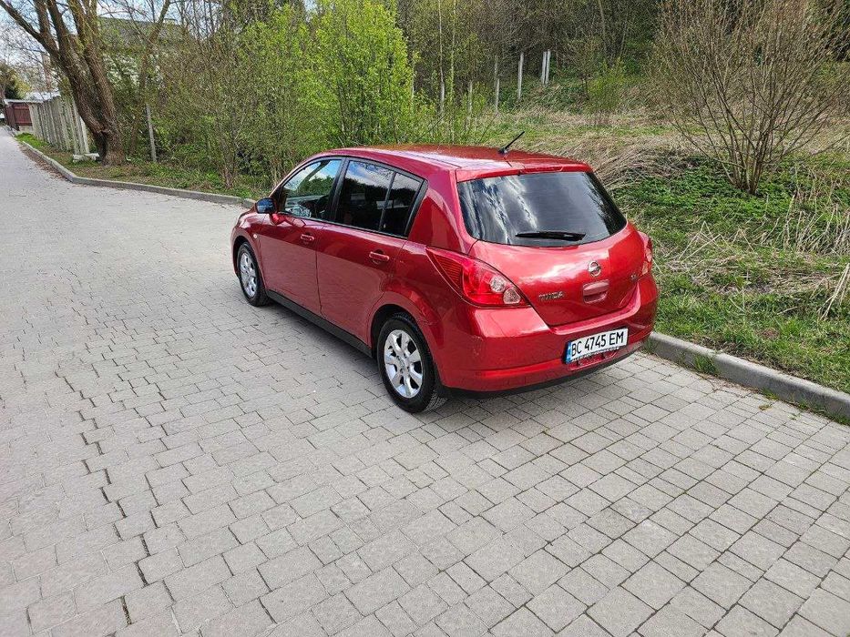 Nissan Tiida 2008 року