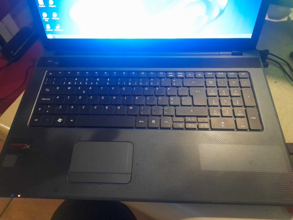 Portátil Acer Aspire 7250