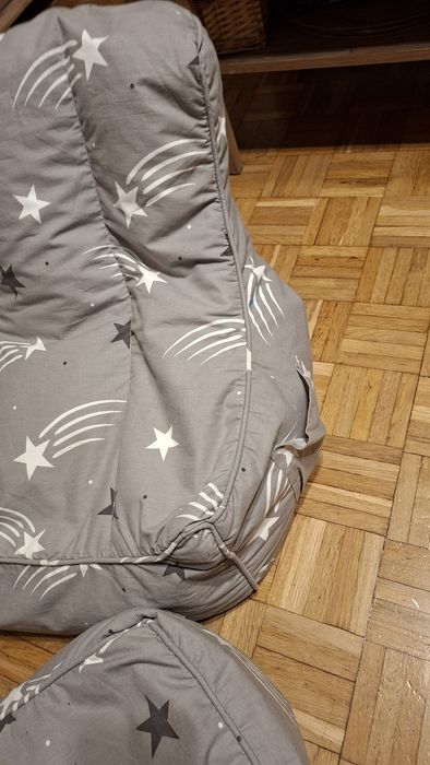 Pufa dla dzieci z podnóżkiem