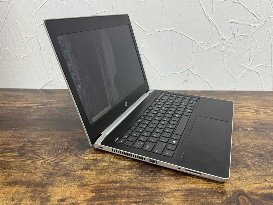 Шикарний HP ProBook 430 G5 - i5-8-го покоління, 8GB - 240GB SSD, 13.3"