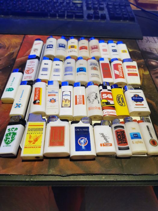 Coleção de isqueiros antigos