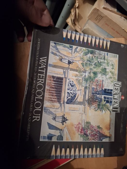 Caixa selada derwentl para aguarela