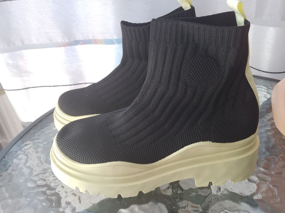 Nowe kozaki skarpeta gruba podeszwa