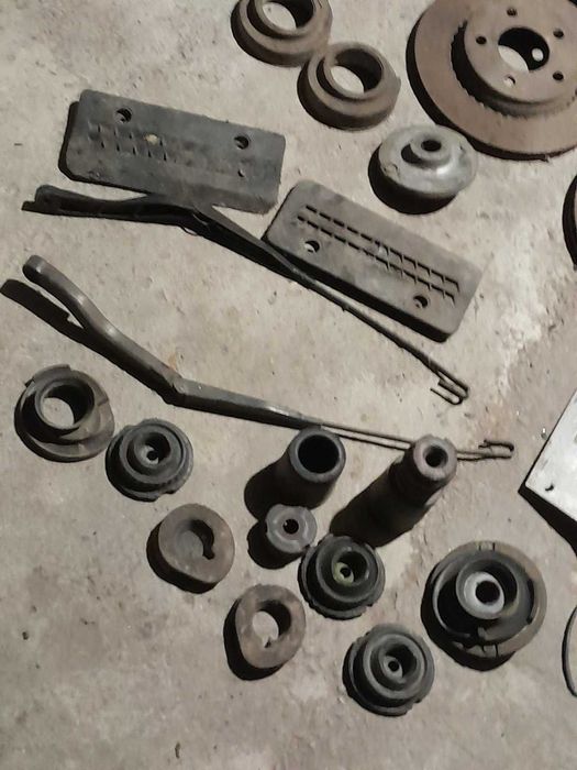 запчастини до ауді а8 д2