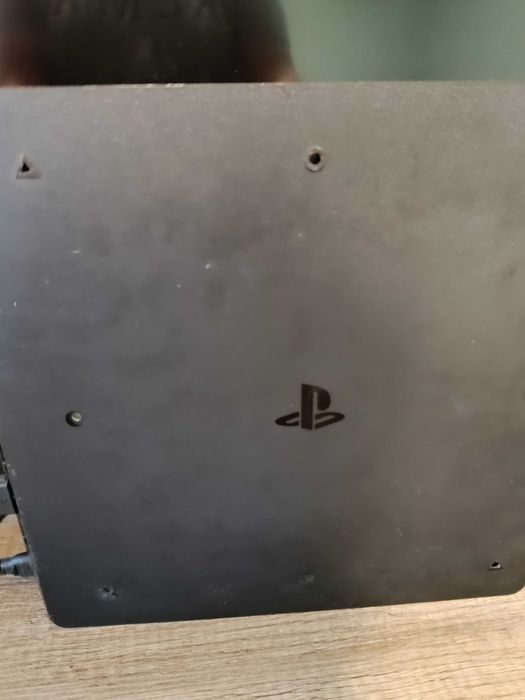 PlayStation 4 z 2 padami