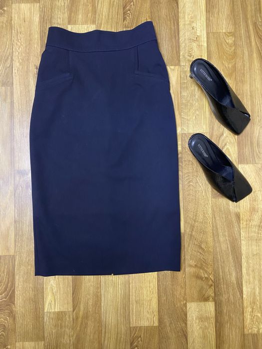 Продам стильну офісну спідницю