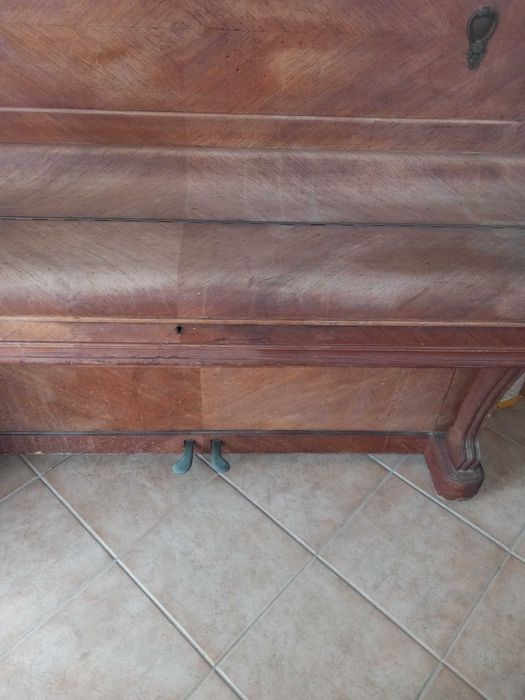 Piano marca Francesa Daude