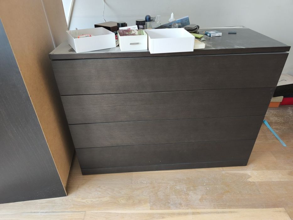 Cómoda Antarte castanha