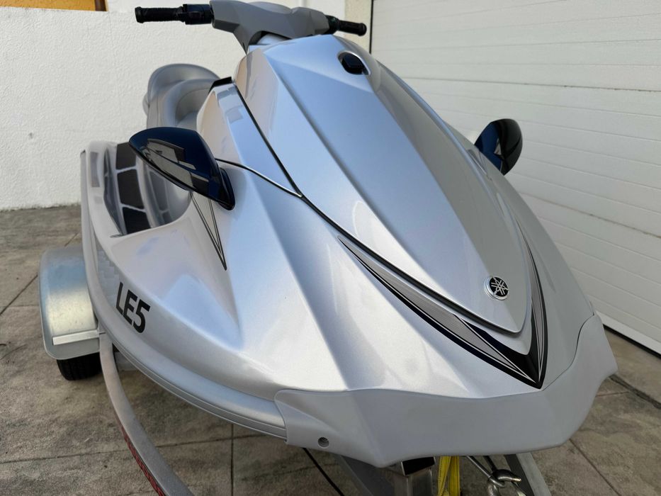 Vendo Mota de Água Yamaha VX Cruiser como Nova