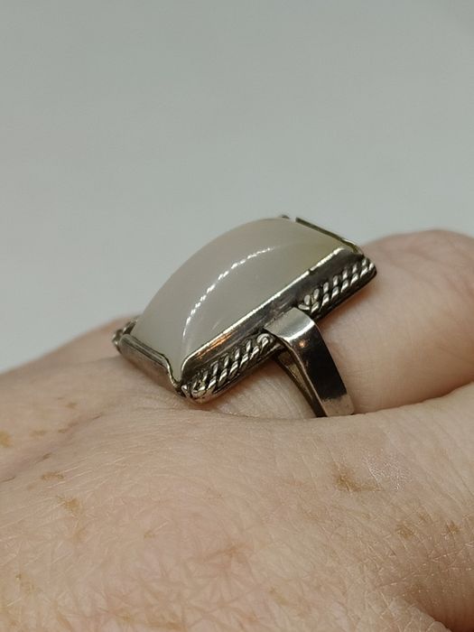 Pierścionek. Rytosztuka. Srebro